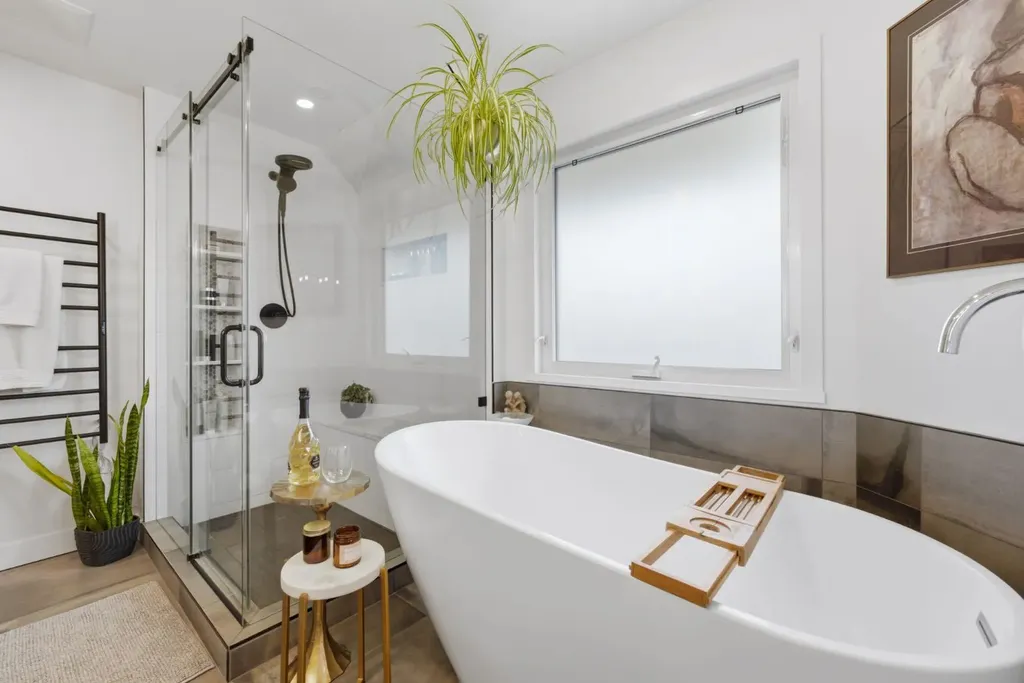 4037 42 Street NW Calgary AB T3A 2M9