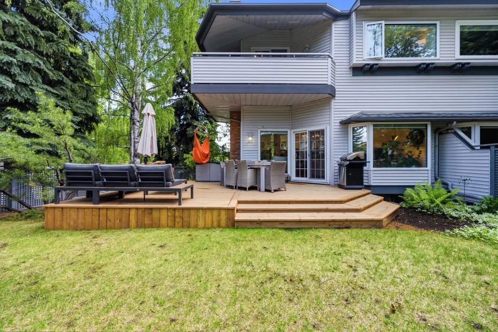 4037 42 Street NW Calgary AB T3A 2M9