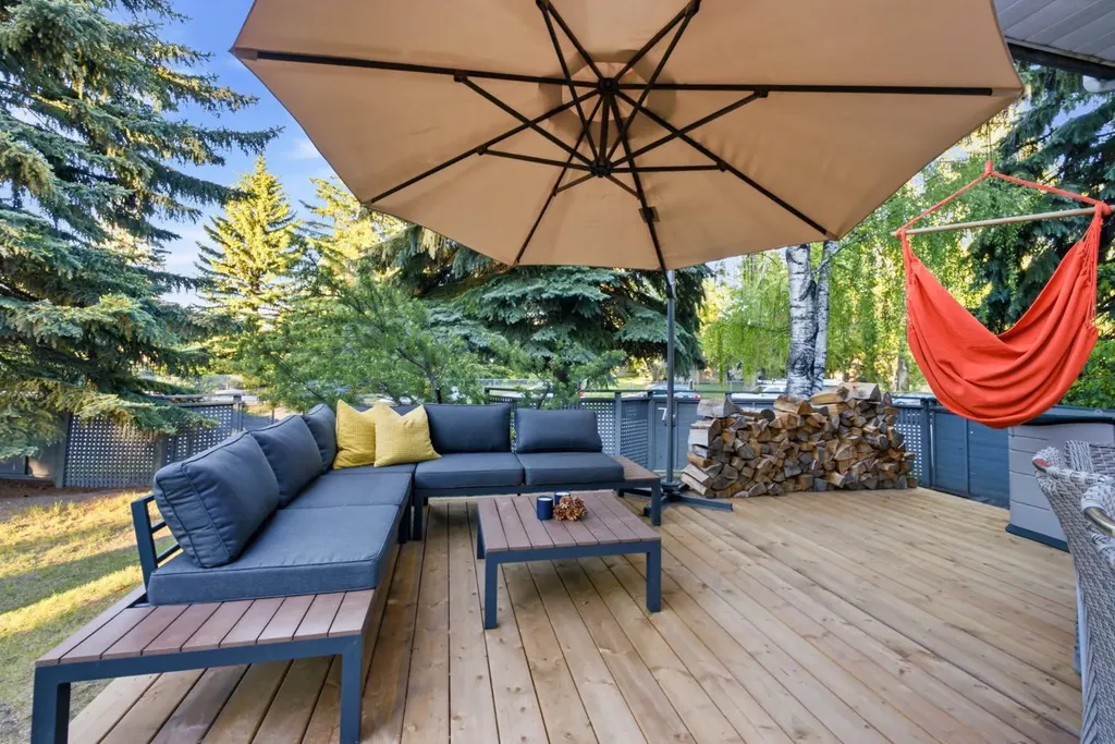 4037 42 Street NW Calgary AB T3A 2M9