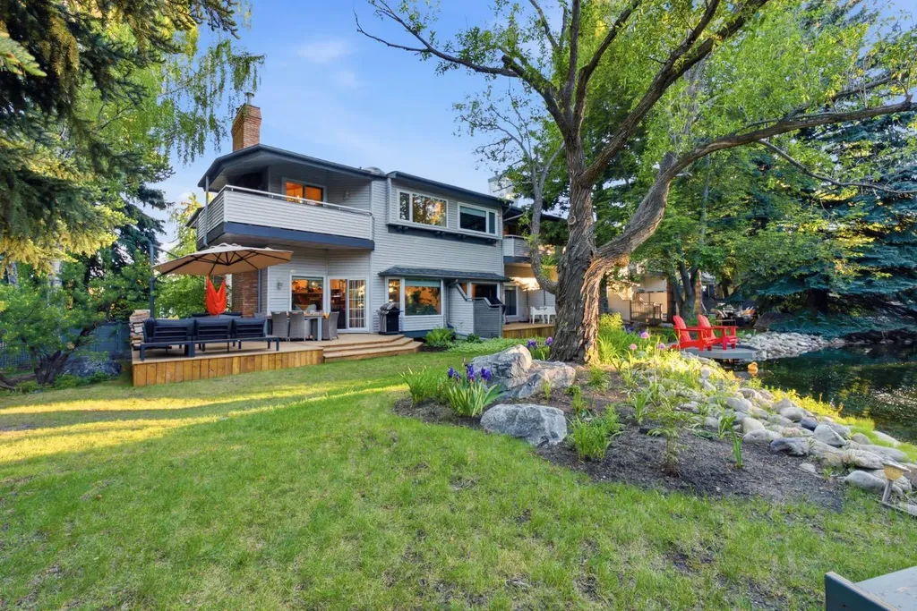 4037 42 Street NW Calgary AB T3A 2M9