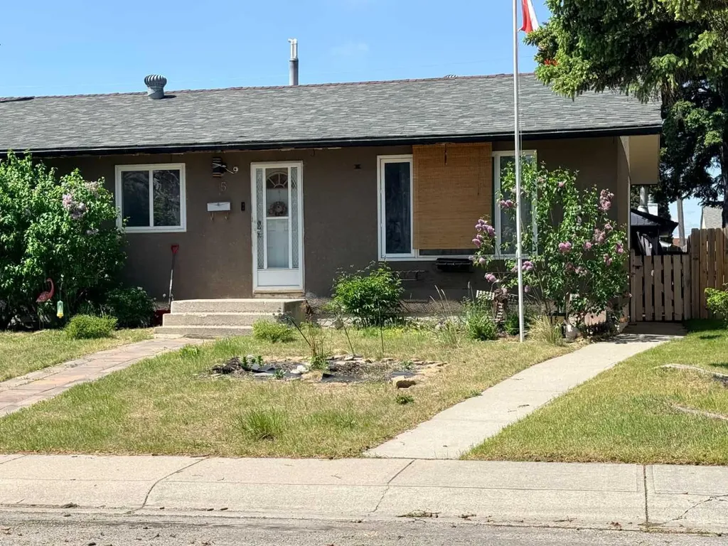 15 Mardale Crescent NE Calgary AB T2A 3V4