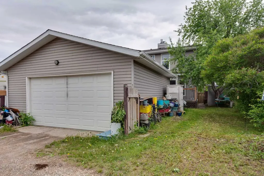 1826 Summerfield Boulevard SE Airdrie AB T4B 1V3