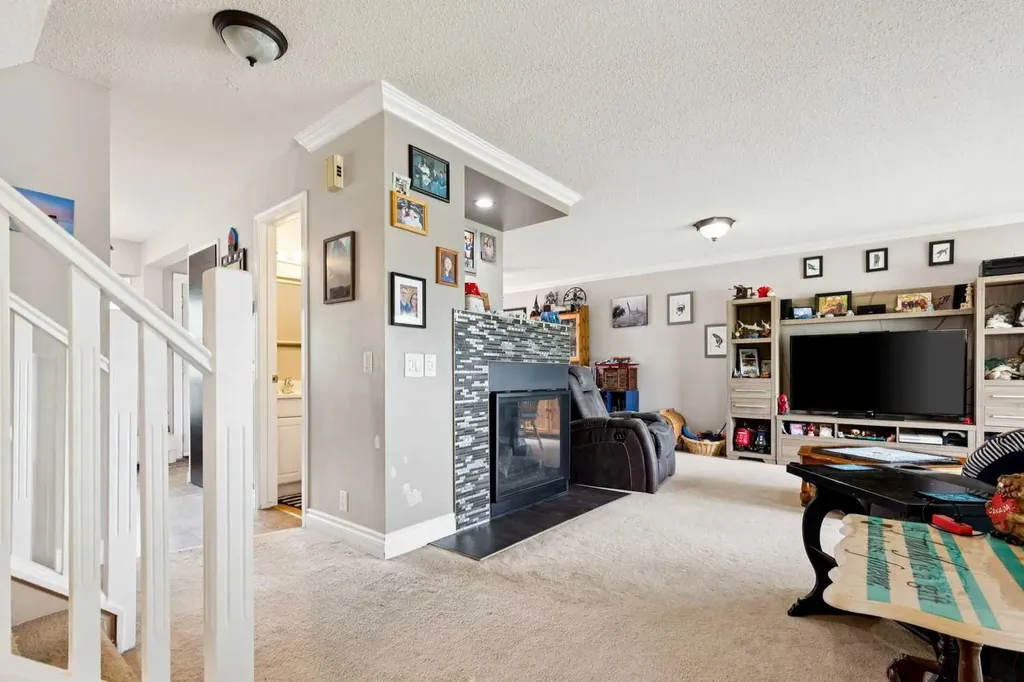1826 Summerfield Boulevard SE Airdrie AB T4B 1V3