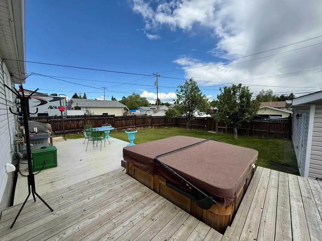1109 56 Street Edson AB T7E 1H8