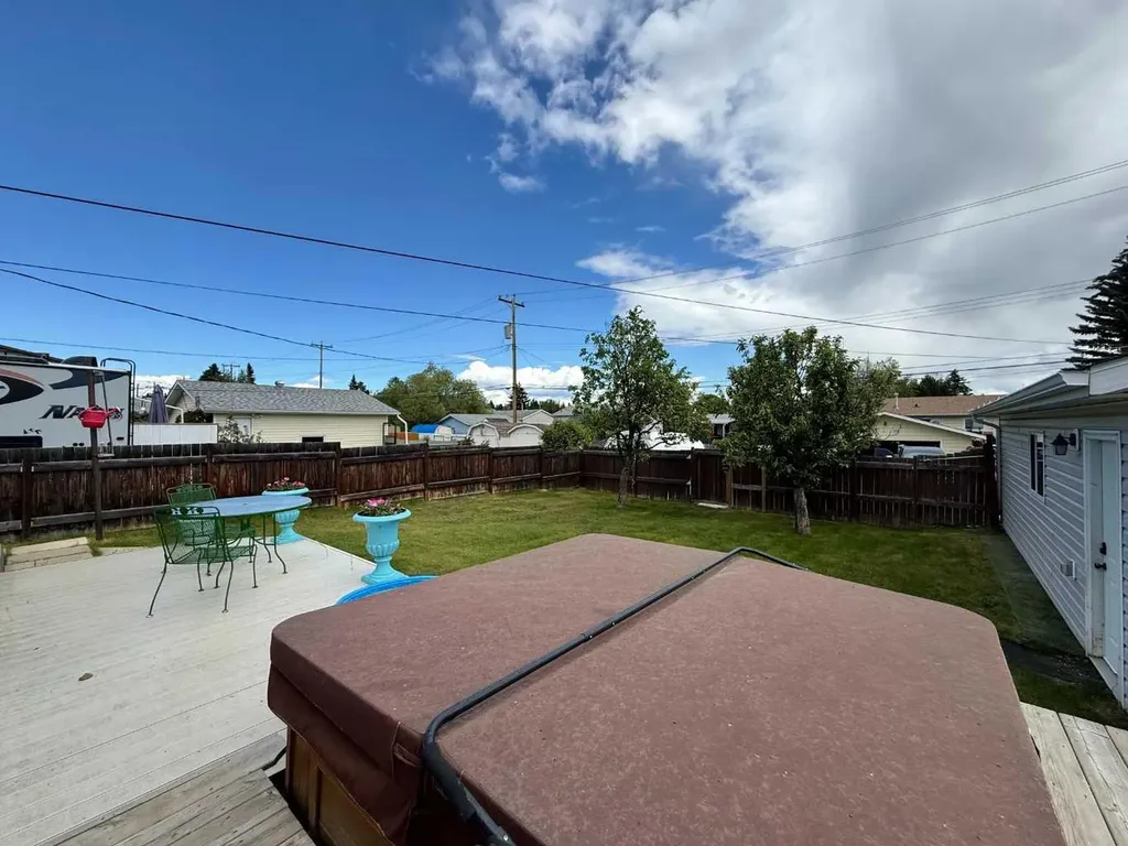 1109 56 Street Edson AB T7E 1H8
