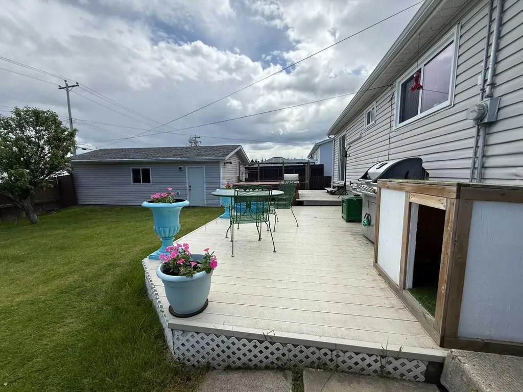 1109 56 Street Edson AB T7E 1H8