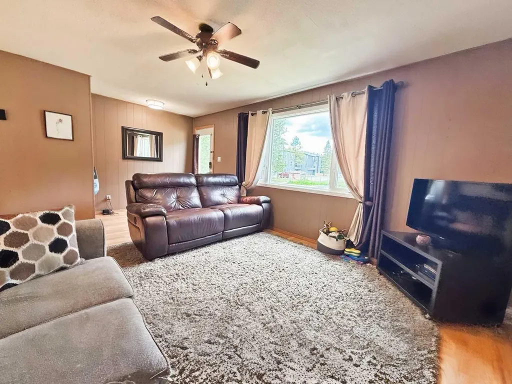 1109 56 Street Edson AB T7E 1H8