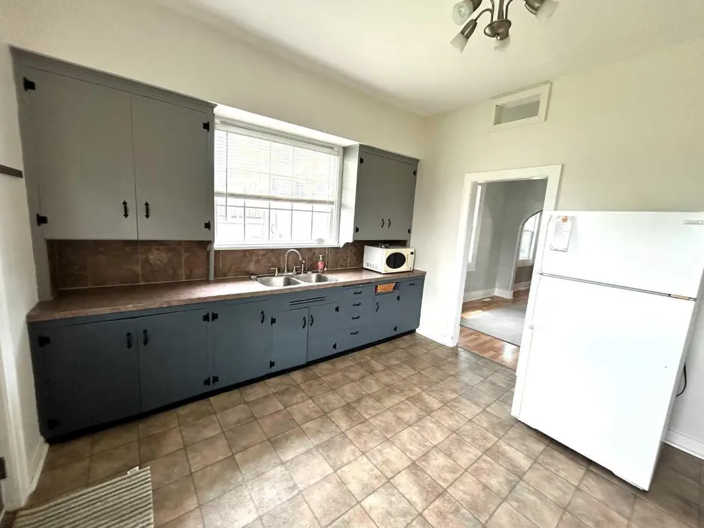 517 Iris Street Rosemary AB T0J 2W0