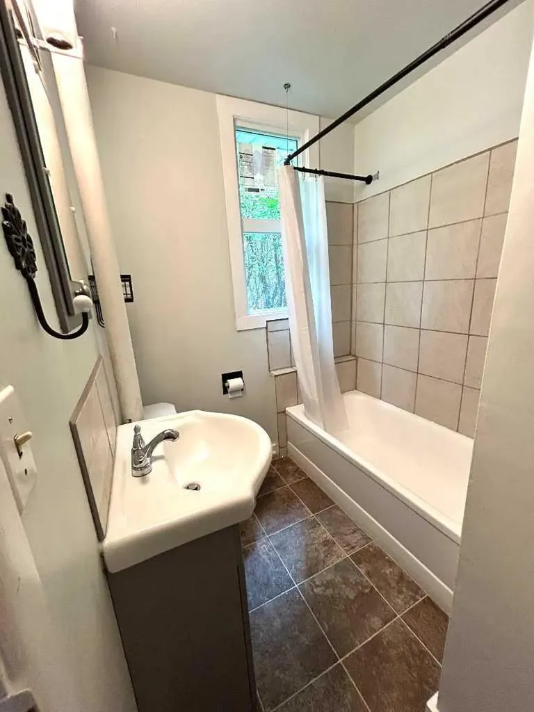 517 Iris Street Rosemary AB T0J 2W0