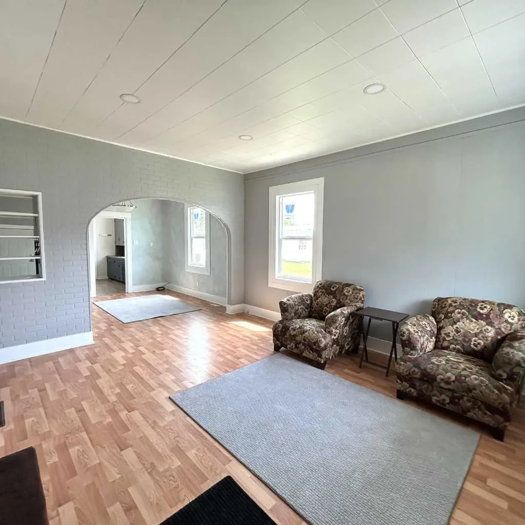 517 Iris Street Rosemary AB T0J 2W0