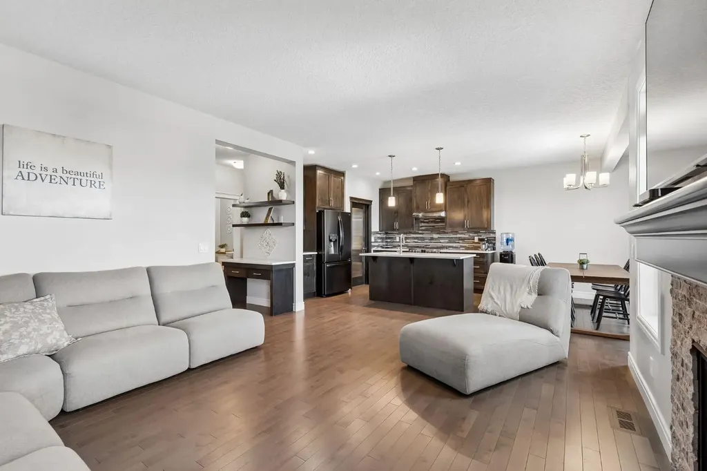 295 Willow Corner Cochrane AB T4C 0W1