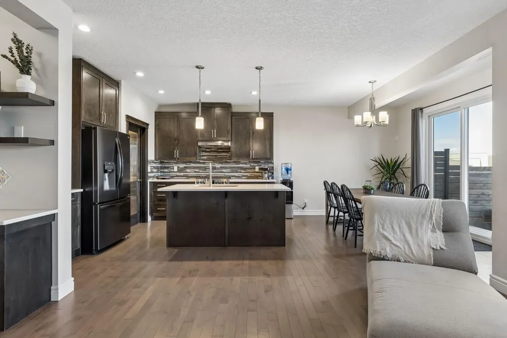 295 Willow Corner Cochrane AB T4C 0W1