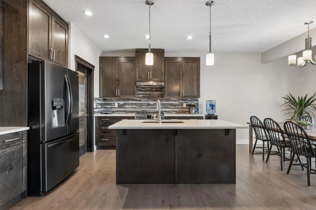 295 Willow Corner Cochrane AB T4C 0W1