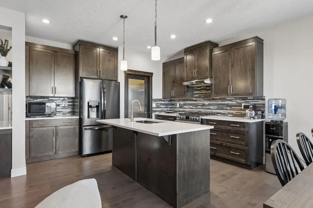 295 Willow Corner Cochrane AB T4C 0W1