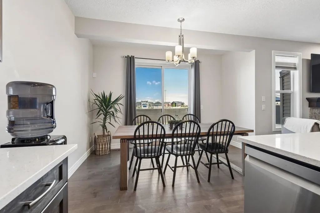 295 Willow Corner Cochrane AB T4C 0W1