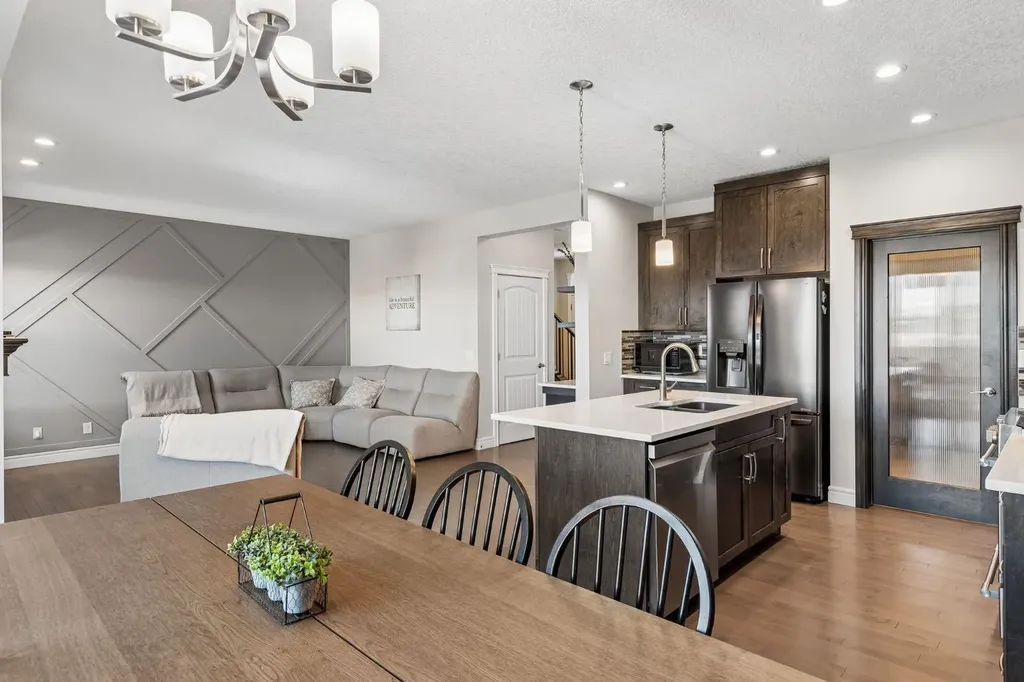 295 Willow Corner Cochrane AB T4C 0W1