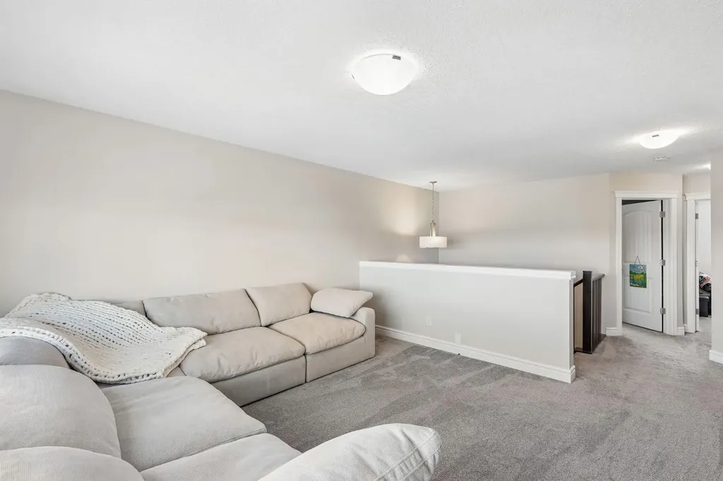 295 Willow Corner Cochrane AB T4C 0W1