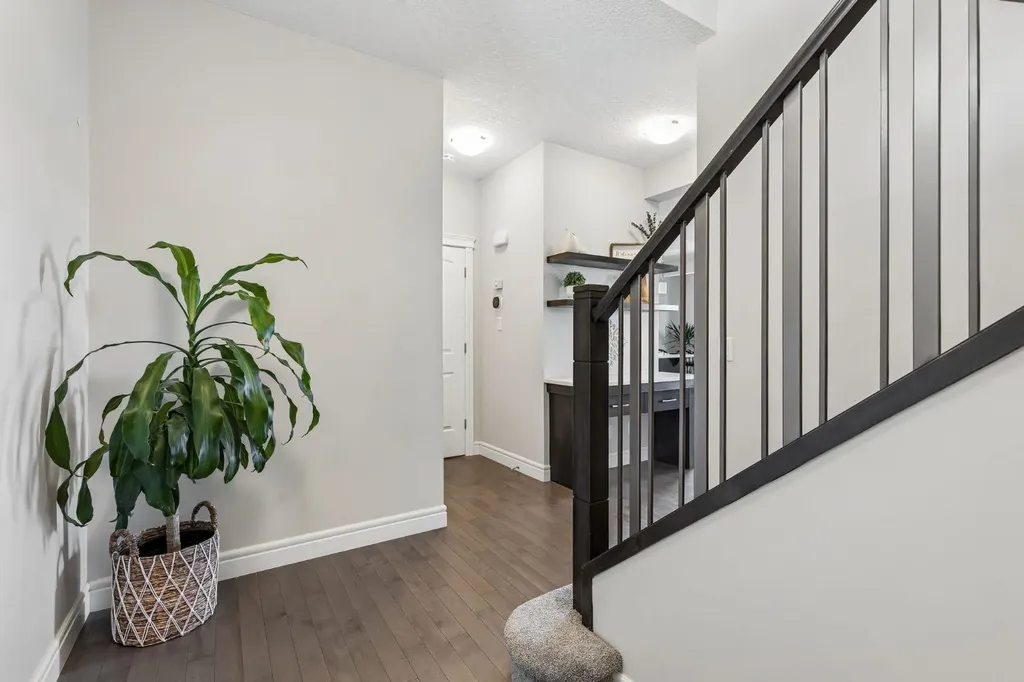 295 Willow Corner Cochrane AB T4C 0W1