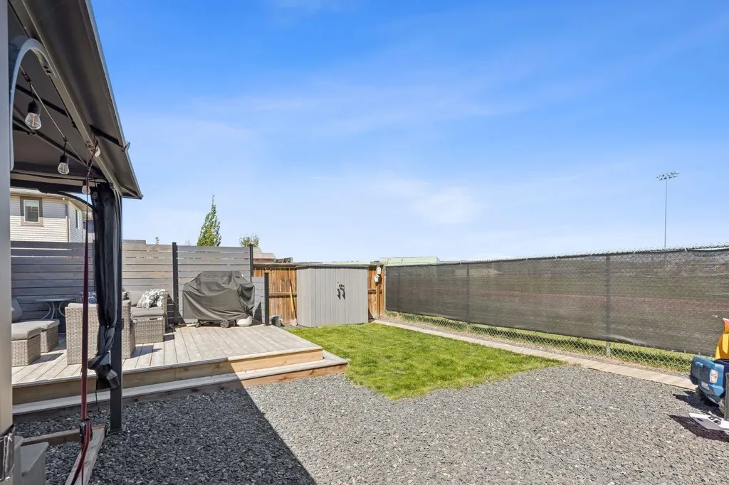 295 Willow Corner Cochrane AB T4C 0W1