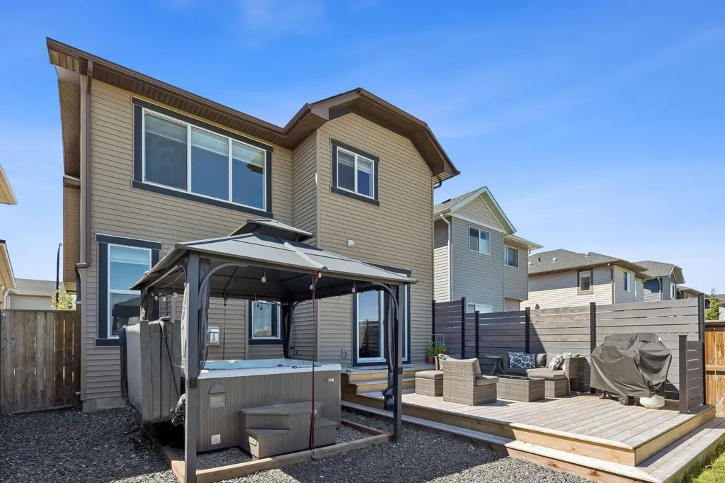 295 Willow Corner Cochrane AB T4C 0W1