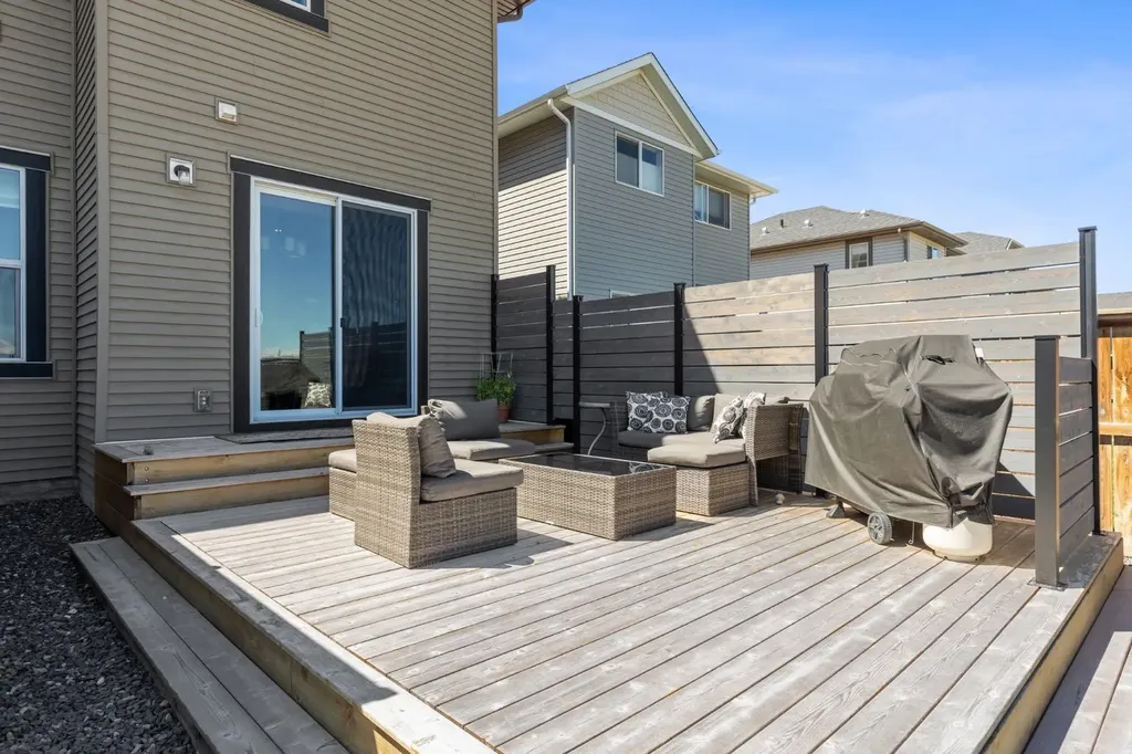 295 Willow Corner Cochrane AB T4C 0W1