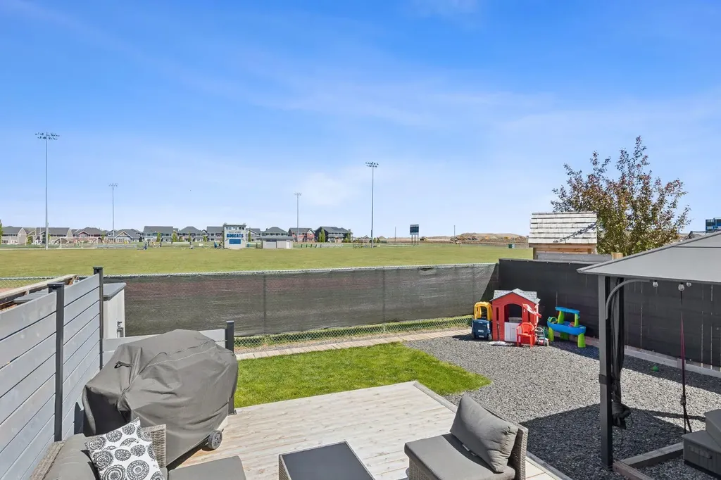 295 Willow Corner Cochrane AB T4C 0W1