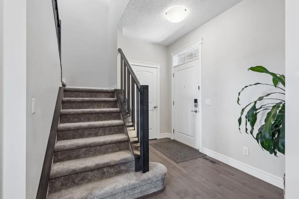 295 Willow Corner Cochrane AB T4C 0W1