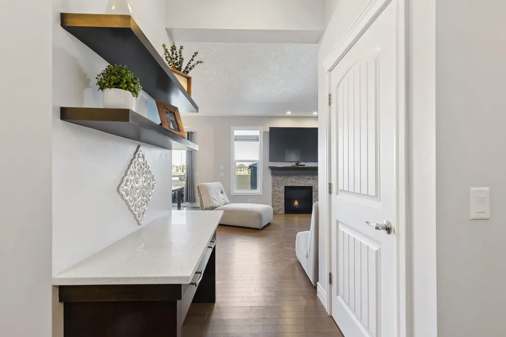 295 Willow Corner Cochrane AB T4C 0W1