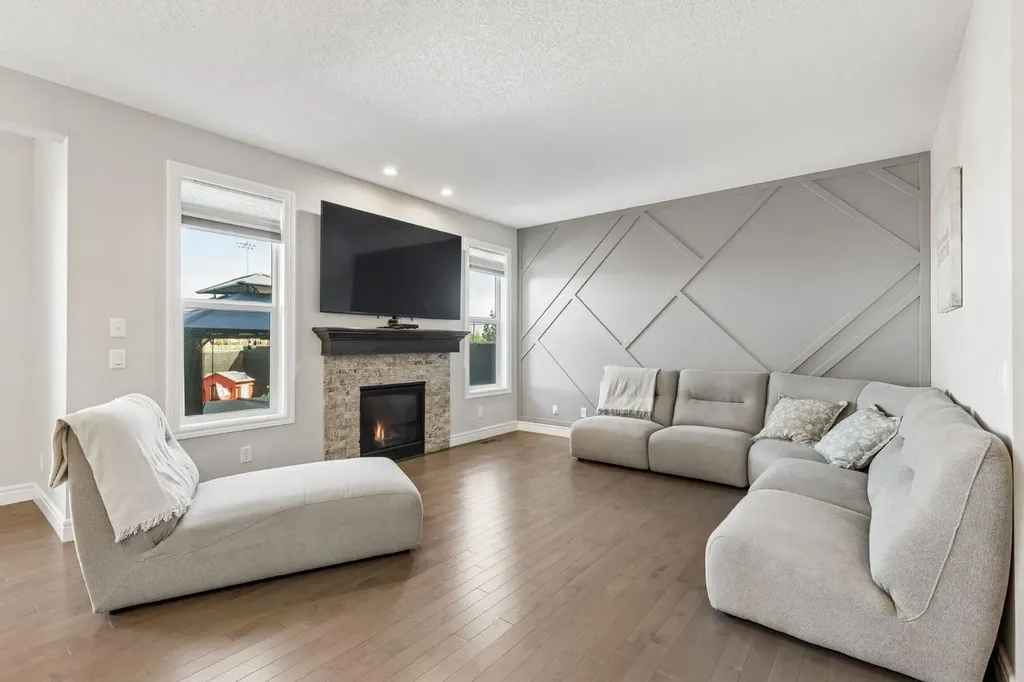 295 Willow Corner Cochrane AB T4C 0W1