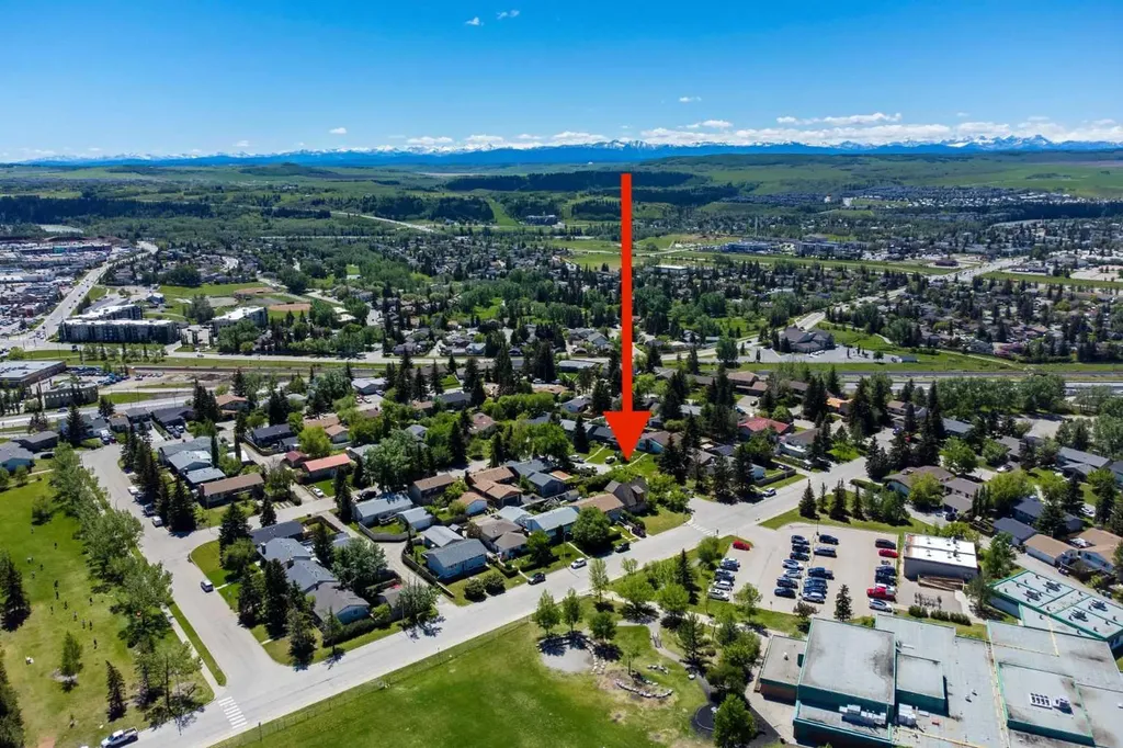 2 Crocus Crescent Cochrane AB T4C1E2