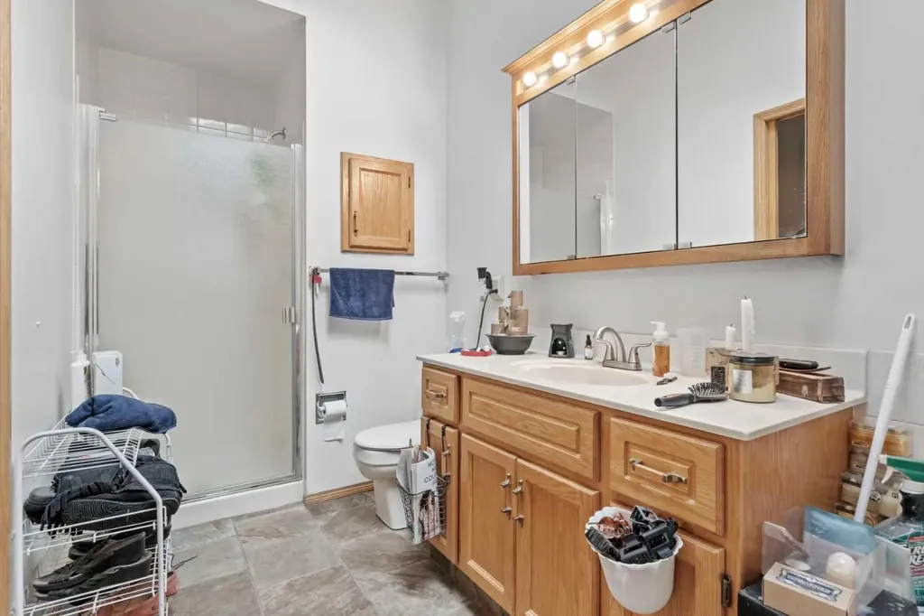 3614 Douglas Woods Heights SE Calgary AB T2Z 2G4