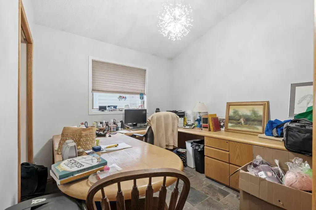 3614 Douglas Woods Heights SE Calgary AB T2Z 2G4