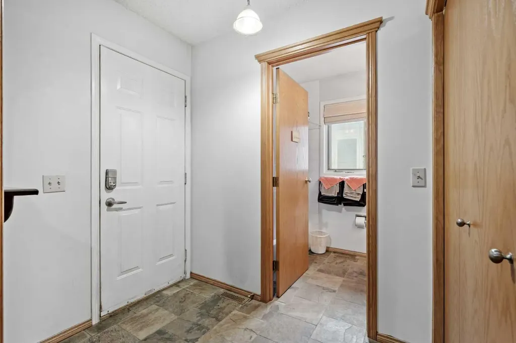 3614 Douglas Woods Heights SE Calgary AB T2Z 2G4
