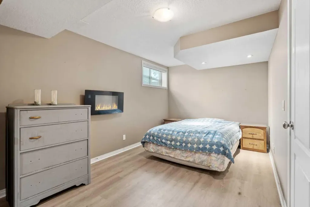 3614 Douglas Woods Heights SE Calgary AB T2Z 2G4