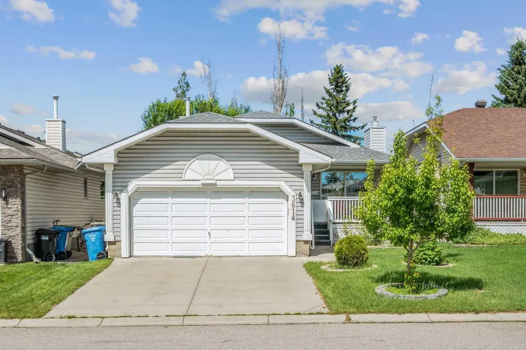 3614 Douglas Woods Heights SE Calgary AB T2Z 2G4