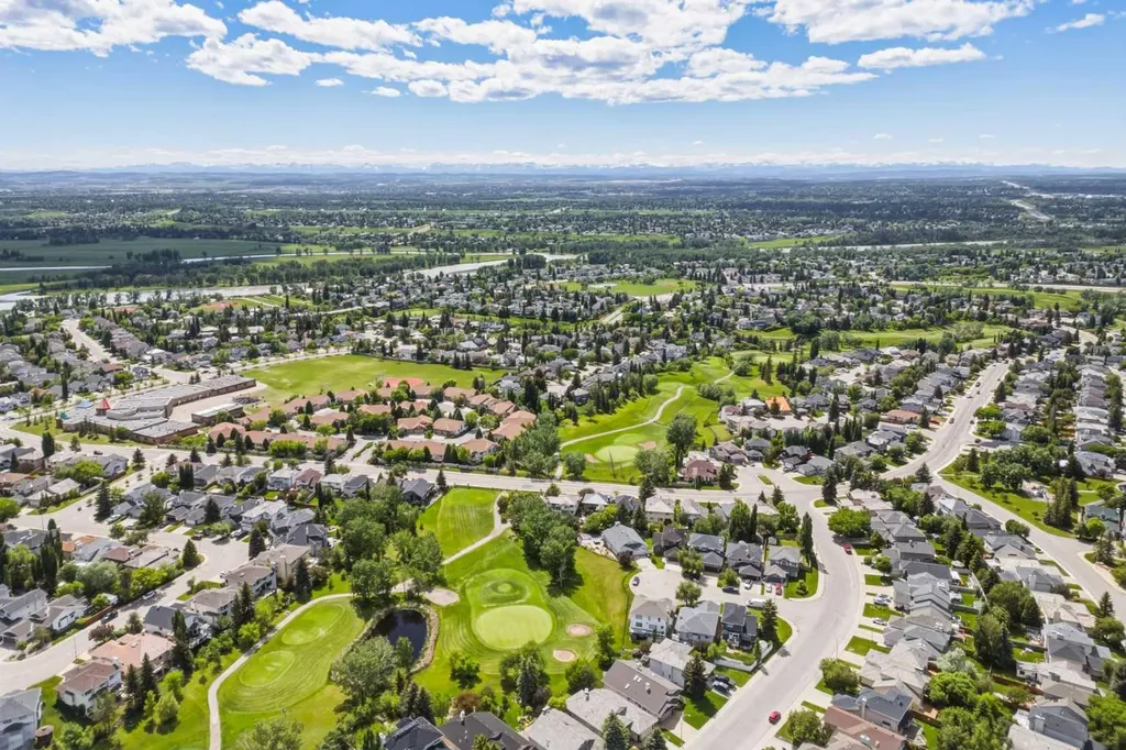 3614 Douglas Woods Heights SE Calgary AB T2Z 2G4