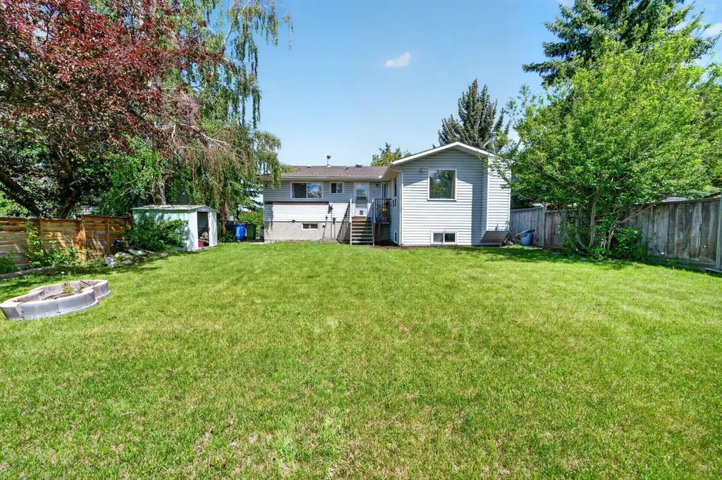 408 Rundleville Place NE Calgary AB T1Y2T4