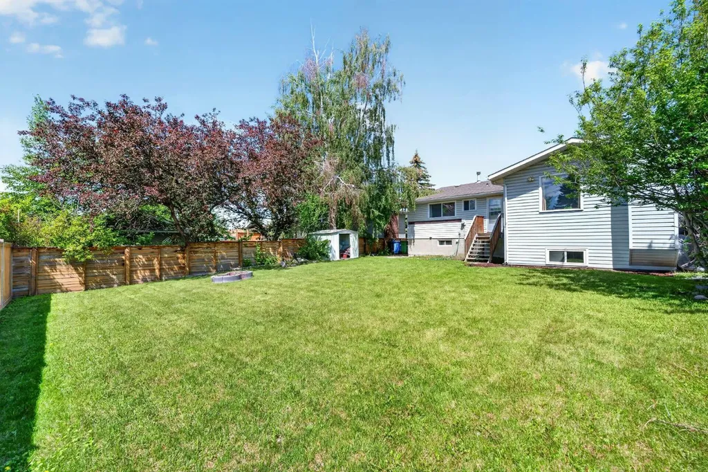408 Rundleville Place NE Calgary AB T1Y2T4
