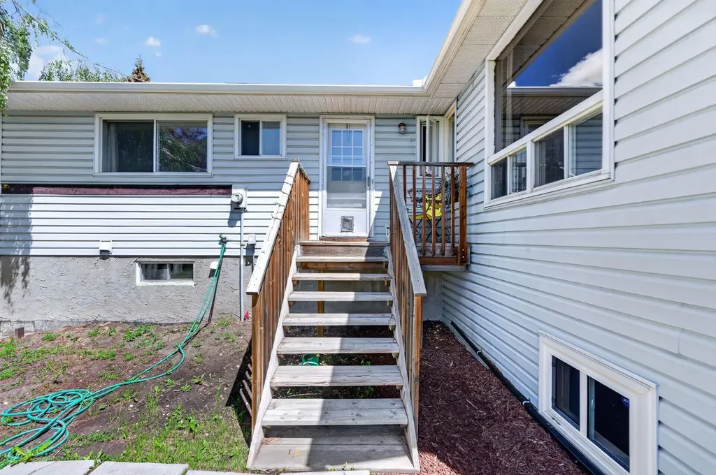 408 Rundleville Place NE Calgary AB T1Y2T4