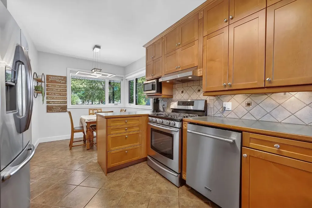 3723 2 Street NW Calgary AB T2K0Y5
