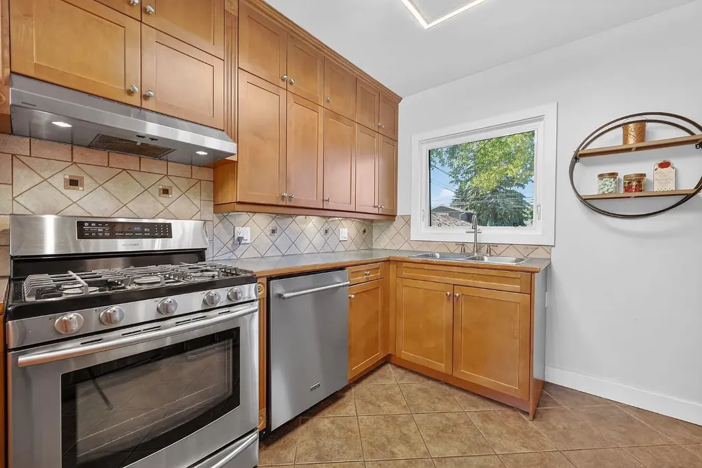 3723 2 Street NW Calgary AB T2K0Y5