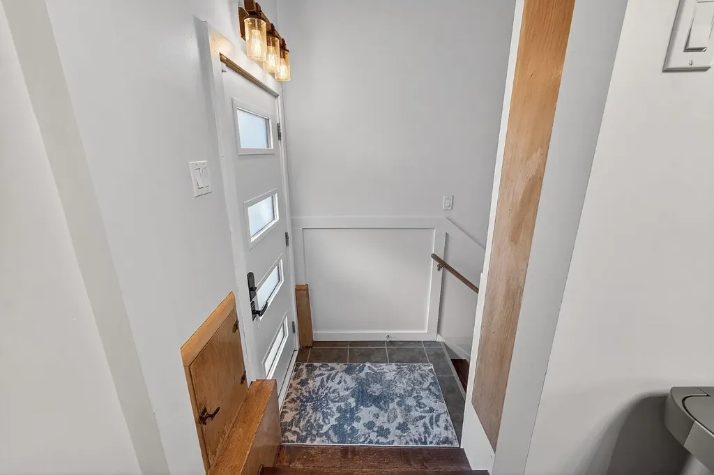 3723 2 Street NW Calgary AB T2K0Y5