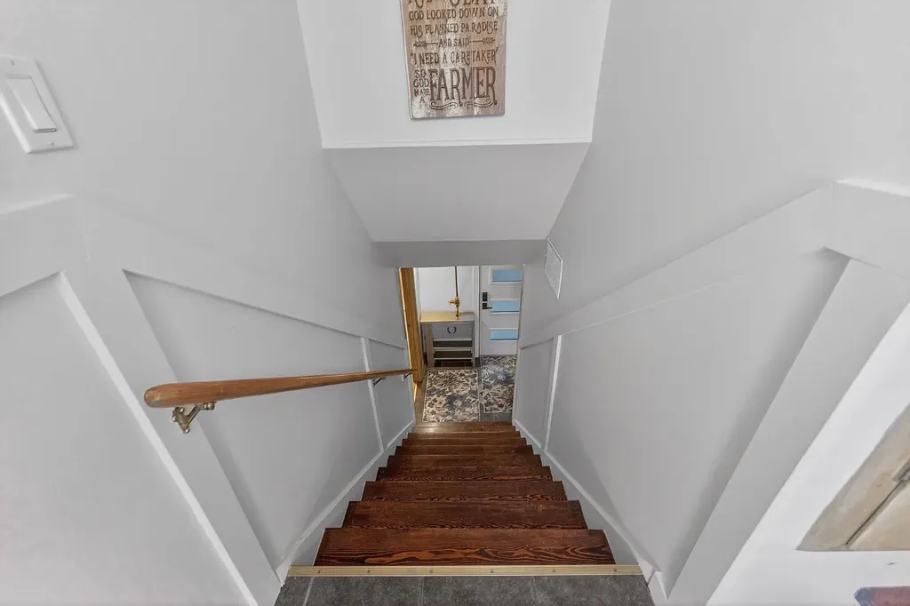 3723 2 Street NW Calgary AB T2K0Y5