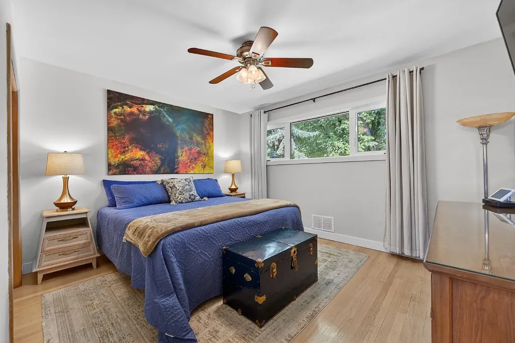 3723 2 Street NW Calgary AB T2K0Y5