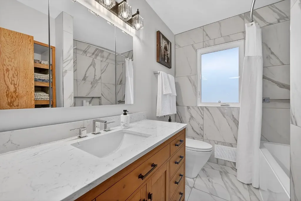 3723 2 Street NW Calgary AB T2K0Y5