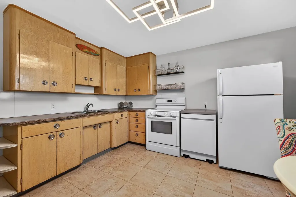 3723 2 Street NW Calgary AB T2K0Y5