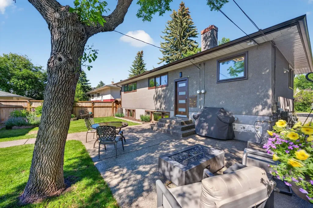 3723 2 Street NW Calgary AB T2K0Y5