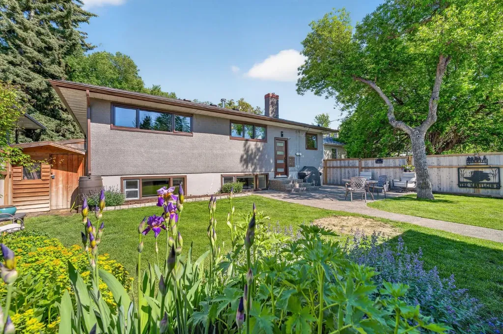 3723 2 Street NW Calgary AB T2K0Y5