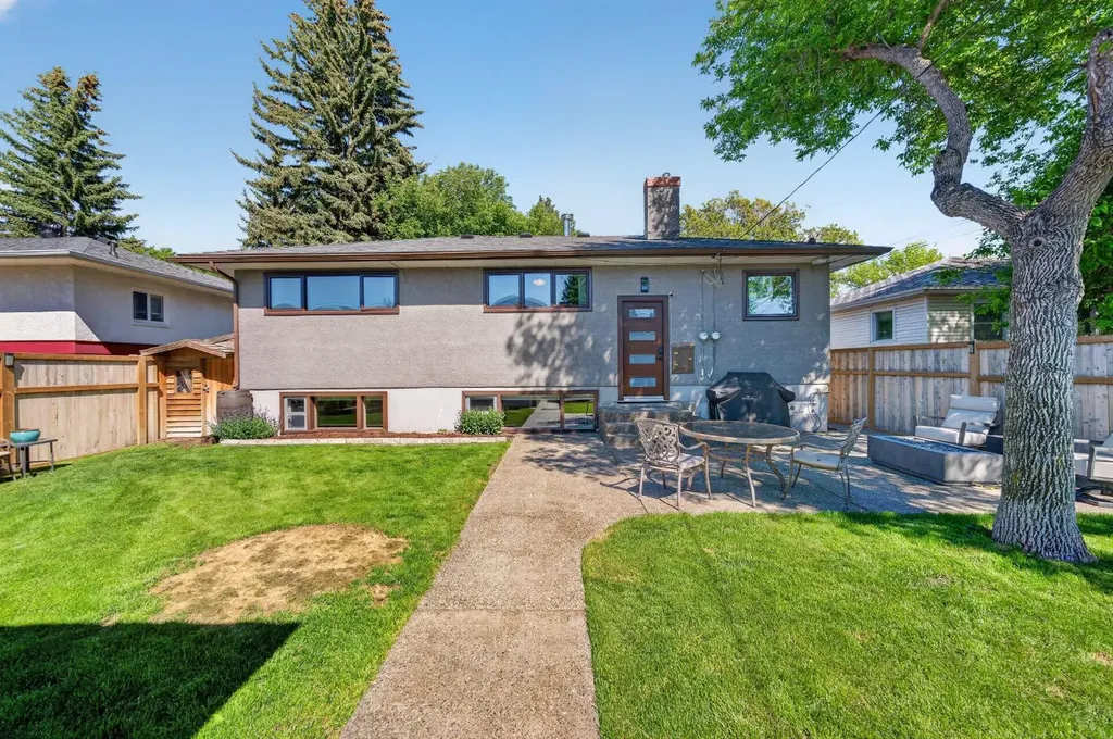 3723 2 Street NW Calgary AB T2K0Y5