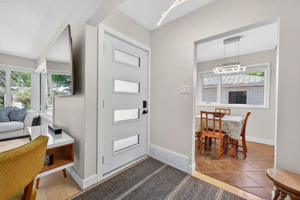 3723 2 Street NW Calgary AB T2K0Y5